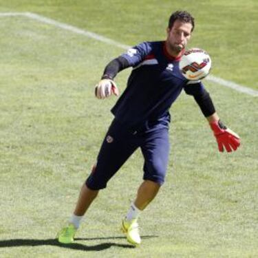 Vallecas confía en Toño para frenar al equipo de Marcelino