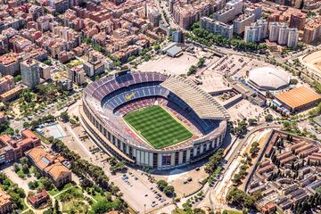 Actualmente está siendo remodelado para ampliar su capacidad hasta los 105.000 espectadores, lo que le haría el segundo campo de fútbol más grande del mundo.