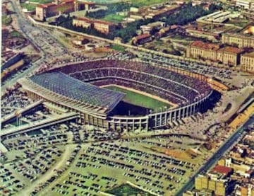 A primeros de mayo se reunió en madrid el Comité Ejecutivo de la UEFA. Se adjudicó a España la organización de la fase final. Madrid y Barcelona serían las sedes de las semifinales. En el Camp Nou se jugarían la semifinal entre la URSS y Dinamarca, y el partido para el tercer y cuarto puesto.