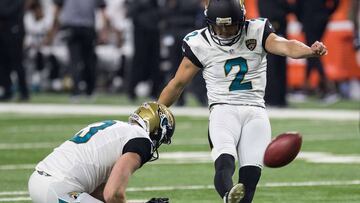 DETROIT, MI - NOVEMBER 20: Jason Myers #2 of the Jacksonville Jaguars kicks an extra point held by teammate Brad Nortman #3 during an NFL game at Ford Field on November 20, 2016 in Detroit, Michigan. Dave Reginek/Getty Images/AFP
== FOR NEWSPAPERS, INTERNET, TELCOS & TELEVISION USE ONLY ==
