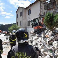 Fenati socorre a las víctimas del terremoto de Italia