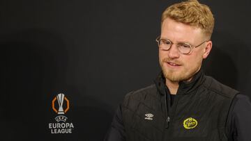 GRAFCAV1283. BILBAO, 27/11/2024.- El entrenador del sueco IF Elfsborg, Oscar Hiljemark, en rueda de prensa previa a la quinta jornada de la Liga Europa, contra el Athletic de Bilbao en San Mamés.EFE/Luis Tejido