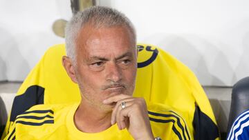Mourinho, entrenador del Fenerbahçe, durante un partido de pretemporada.