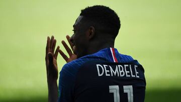 Demb&eacute;l&eacute; ante Australia.