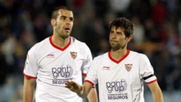 <b>TOCADOS. </b>La plantilla está desolada tras el empate del sábado. En la imagen, Negredo y Coke.