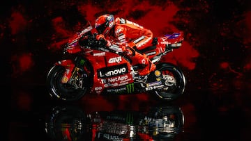 Marc M¨¢rquez y la Ducati Desmosedici GP25, la nueva moto de Ducati Lenovo Team.
