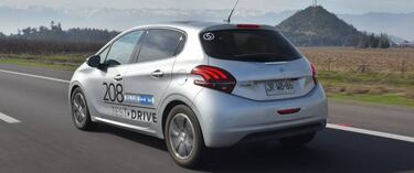 Más rendimiento y menos emisiones: debutó en Chile el nuevo Peugeot 208 BlueHDi