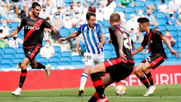 El internacional de la Real Oyarzabal ante el Rayo.