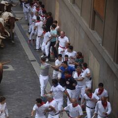 El toro Huracán protagoniza un tercer encierro veloz y limpio