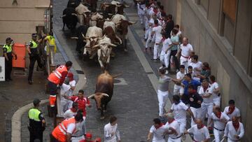 El toro Huracán protagoniza un tercer encierro veloz y limpio