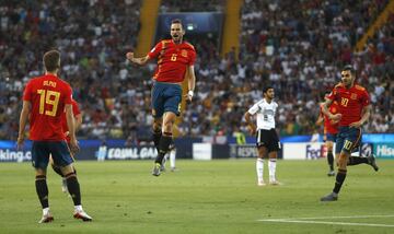 1-0. Fabi芍n Ruiz celebr車 el primer gol.