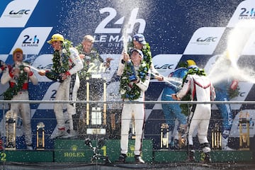 Timo Bernhard, Earl Bamber y Brendon Hartley se han proclamado vencedores de las 24 horas de Le Mans con el Porsche número dos