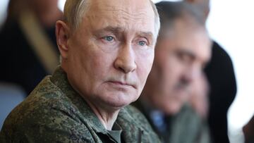 Russian President Vladimir Putin observes the Russia-Belarus joint military exercises, codenamed Zapad-2025 (West-2025), at the Mulino training ground in the Nizhny Novgorod region, Russia, September 16, 2025. Sputnik/Valery Sherifulin/Pool via REUTERS ATTENTION EDITORS - THIS IMAGE WAS PROVIDED BY A THIRD PARTY.