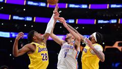 The Los Angeles Lakers shut down the Oklahoma City Thunder and got a massive win over the top team in the Western Conference in LA on Monday night.