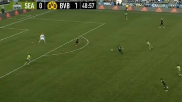 Borussia Dortmund: Paco Alcácer stuns the Sounders with interception and cheeky chip
