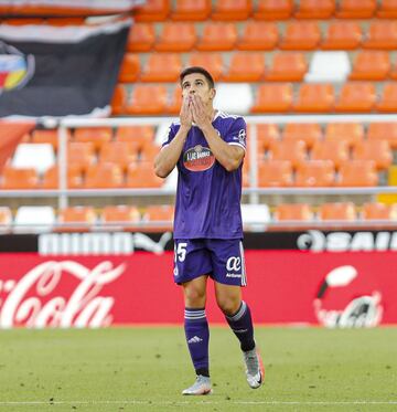 Otro jugador que aprovechó las condiciones de LaLiga pospandemia para disfrutar de sus primeros minutos en LaLiga Santander. El extremo derecho debutó en Primera con el Valladolid en la derrota de los blanquivioletas ante el Valencia (2-1), en la jornada 35.