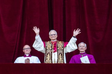 El cardenal Robert Prevost se convirtió en el Papa León XIV el 8 de mayo de 2025, tras la muerte del Papa Francisco el 21 de abril de 2025.