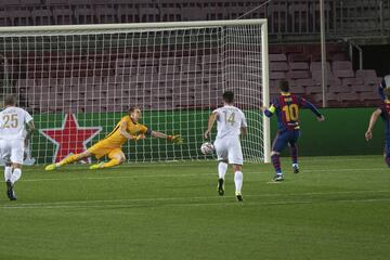 Messi marcó el 1-0 de penalti.