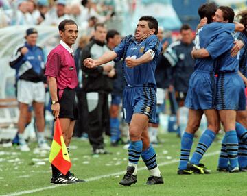 June 21, 1994 of Argentina's World Cup soccer team Captain Diego Maradona (C)