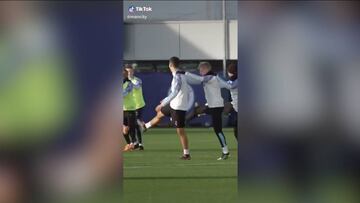 Internet se mofa del entreno del City: "Liverpool tiene la Premier"