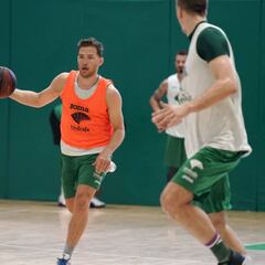 Unicaja se queda con Gal Mekel, el rey de las asistencias, hasta 2022