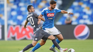 NAPLES, ITALY - JULY 19: Fabian Ruiz of SSC Napoli vies with Ilija Nestorovski of Udinese Calcio during the Serie A match between SSC Napoli and  Udinese Calcio at Stadio San Paolo on July 19, 2020 in Naples, Italy. (Photo by Francesco Pecoraro/Getty Imag