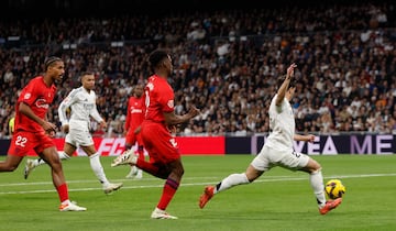 El futbolista del Real Madrid, Brahim Díaz, marca el 4-1 al Sevilla. 