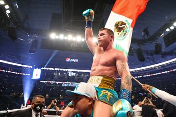 Así se vivio en fotos el combate entre Canelo Álvarez y Saunders