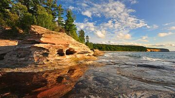 Trump's cutbacks to Great Lakes laboratory could cause havoc this summer