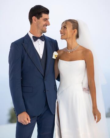 El guardameta del Real Madrid y la modelo israelí dieron  el 'sí' el pasado 26 de junio en el Château de la Croix des Gardes, situado en Cannes. Las fotografías de la ceremonia fueron realizadas por People Photography.