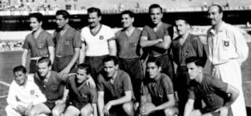 Chile participó en el Mundial de 1950 con esta camiseta. Ya era del tradicional color rojo.