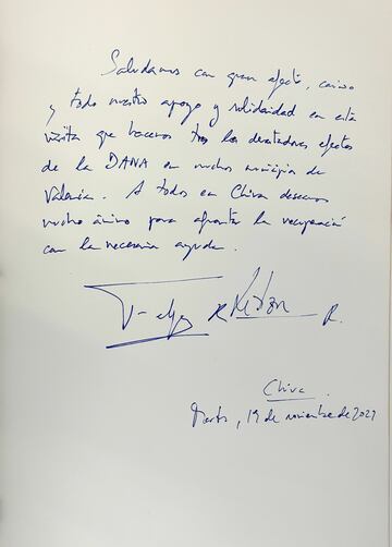 El texto escrito por el rey Felipe VI en el libro de visitas del ayuntamiento de Chiva. 