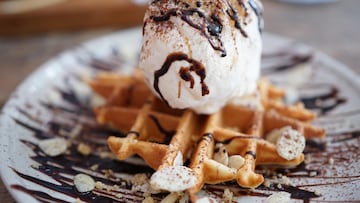 Ni estrés ni mal humor: investigadores revelan el auténtico mensaje corporal detrás de tu antojo por dulces