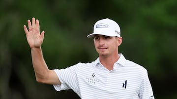 AUGUSTA, GEORGIA - APRIL 07: Amateur Sam Bennett of the United States reacts on the 18th green during the second round of the 2023 Masters Tournament at Augusta National Golf Club on April 07, 2023 in Augusta, Georgia.   Christian Petersen/Getty Images/AFP (Photo by Christian Petersen / GETTY IMAGES NORTH AMERICA / Getty Images via AFP)