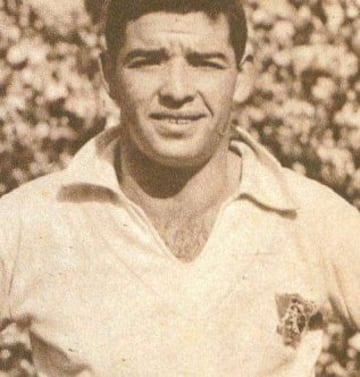 3.- Dominguez jugó por Colo Colo y anotó 12 goles en 15 partidos ante la UC.