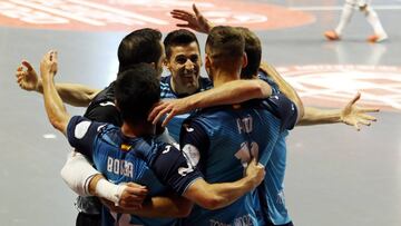 Movistar Inter celebra uno de los goles de la final del playoff.
