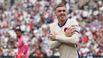 Cole Palmer, jugador del Chelsea, celebra un gol ante el West Ham.
