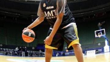 <b>TEMPORERO. </b>Almond estuvo menos de dos meses en el Real Madrid.