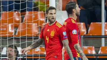 I&ntilde;igo Mart&iacute;nez fue la pareja de Ramos ante Noruega.