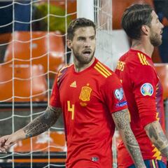 Se echa en falta a Gerard Piqué en el centro de la defensa