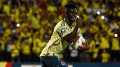 Edwuin Cetr&eacute; celebrando su gol con Colombia ante Argentina en el Torneo Preol&iacute;mpico.