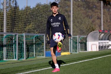 El jugador turco de 18 años del Real Madrid ha encadenado varias lesiones desde la pretemporada que le ha impedido debutar. Entre ellas, el menisco de la rodilla derecha que le hizo pasar por el quirófano en el verano. Recuperado de sus últimos problemas musculares, Carlo Ancelotti le incluye en las convocatorias del primer equipo.