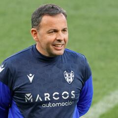 Calleja: “Me gustaría acabar el año ganando al Eibar y en puestos de ascenso directo”
