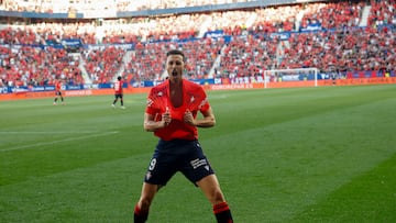 Raúl celebrando su gol.