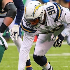 Isaac Rochell, de defensivo de Chargers a fotógrafo del Galaxy