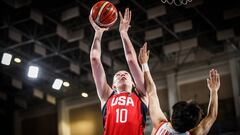 Breanna Stewart lanza ante Yang.