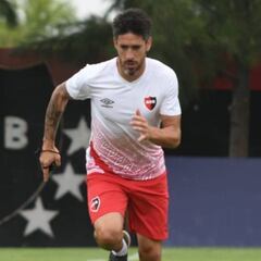 Pablo Pérez ya se entrena con la camiseta de Newell's