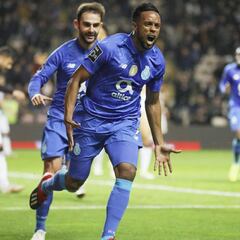 El Oporto gana en el descuento y mantiene el liderato