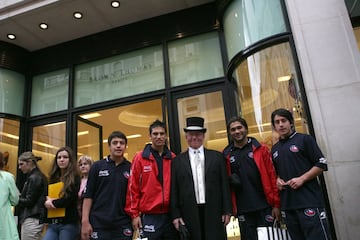 En Dublín, Alexis coincidió con Mark González y Reinaldo Navia. Ambos posteriormente fueron desafectados de la Roja por el llamado "Dublinazo".