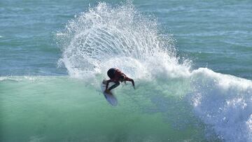 Cristian Portelli y Melania Su¨¢rez abren las ligas nacionales de surf con victoria